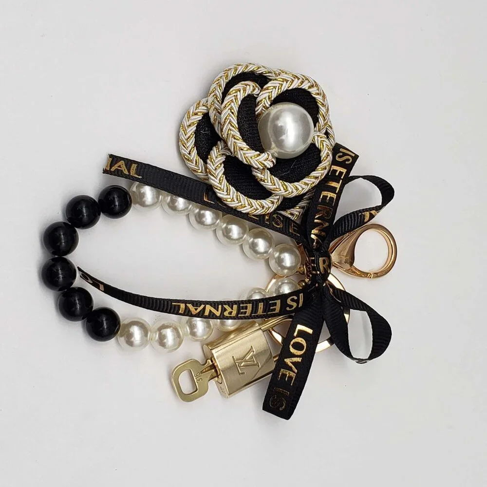 LV Gold Padlock Authentic 🔑 Luxury Bag Charm w/ Unbranded Flower Keychain - Picture 5 of 10